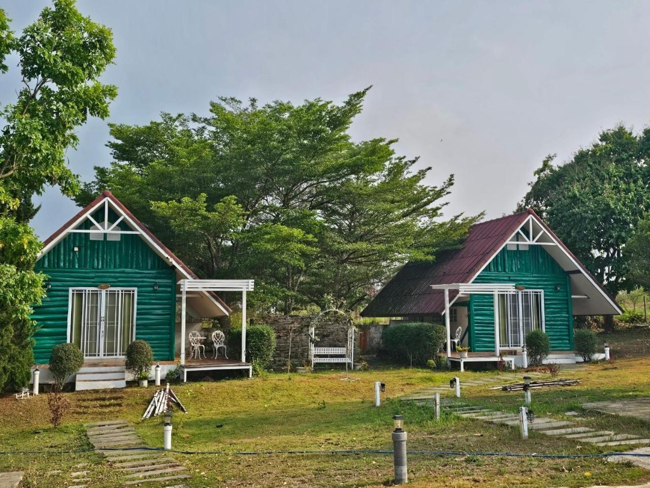 ไอหมอก ชาเล่ต์ Wang Nam Khiao Exteriör bild